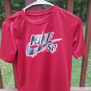 Nike dri fit skate boarding shirt